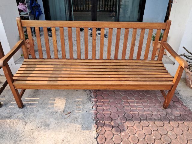 เก้าอี้ไม้สัก