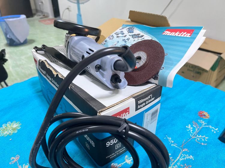 Makita 9500NB เป็นเครื่องเจียรไฟฟ้าขนาด 4 นิ้ว (100 มม.) ยอดนิยมที่ผลิตในประเทศญี่ปุ่น รูปที่ 7