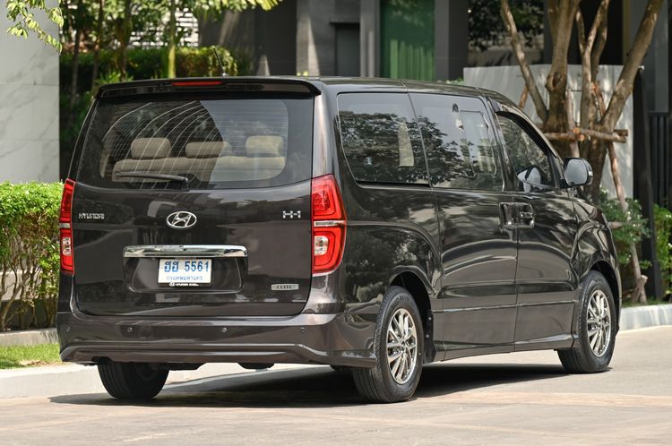 Hyundai H-1  2019 2.5 Elite Van ดีเซล ไม่ติดแก๊ส เกียร์อัตโนมัติ น้ำตาล รูปที่ 4