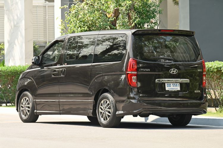 Hyundai H-1  2019 2.5 Elite Van ดีเซล ไม่ติดแก๊ส เกียร์อัตโนมัติ น้ำตาล รูปที่ 3