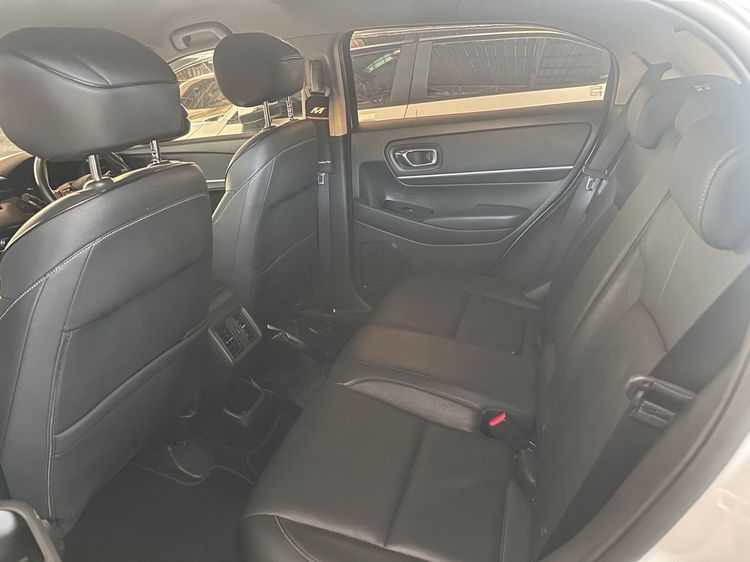 Honda HR-V 2023 1.5 EL e:HEV Sedan ไฮบริด ไม่ติดแก๊ส เกียร์อัตโนมัติ ขาว รูปที่ 3