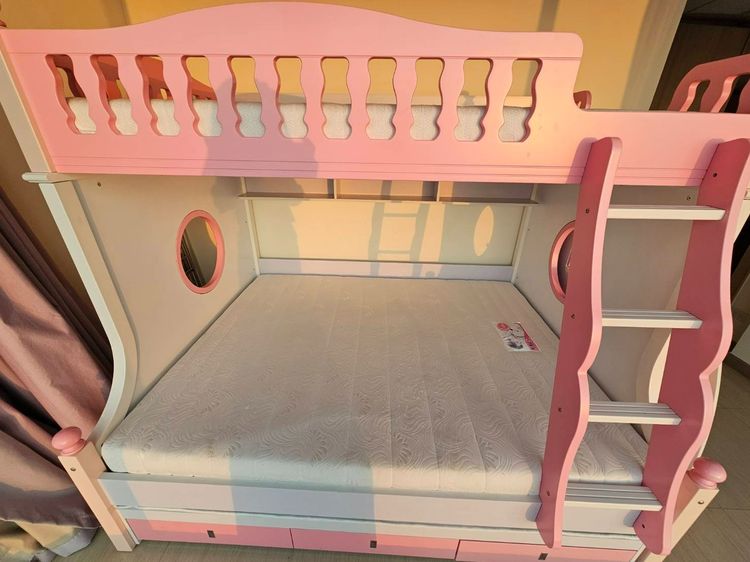 ควีน Bunk bed เตียงสองชั้น