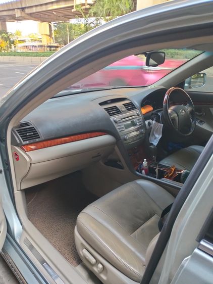รถ Toyota Camry 2.4 Hybrid สี ฟ้า