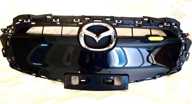 กระจังหน้า Mazda 2 ultra ปี 2025