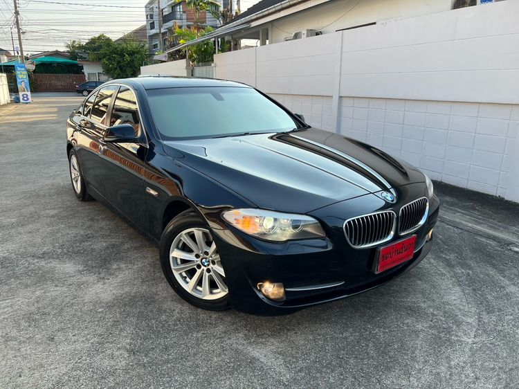 รถ BMW Series 5 520d สี ดำ