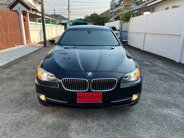 BMW Series 5 2013 520d Sedan ดีเซล เกียร์อัตโนมัติ ดำ รูปที่ 2