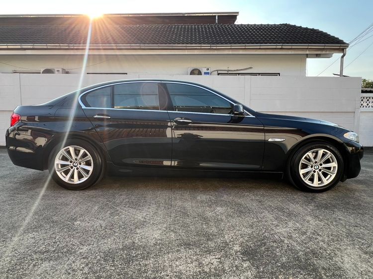 BMW Series 5 2013 520d Sedan ดีเซล เกียร์อัตโนมัติ ดำ รูปที่ 4