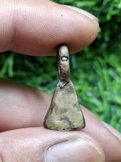 (ปิดแล้วครับ)ปิดตามีหูห่วงหล่อเก่า ไม่ทราบที่ ปล่อยเป็นของแปลกครับ พึ่งเจอเป็นองค์แรกไม่เคยเห็น รูปที่ 2