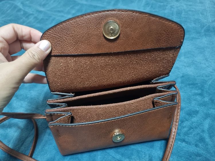 กระเป๋าสะพายสีน้ำตาล รูปที่ 5
