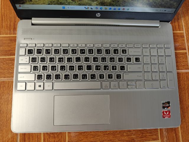 อื่นๆ 8 กิกะไบต์ วินโดว์ USB Notebook HP Ryzen 5 มือสอง 