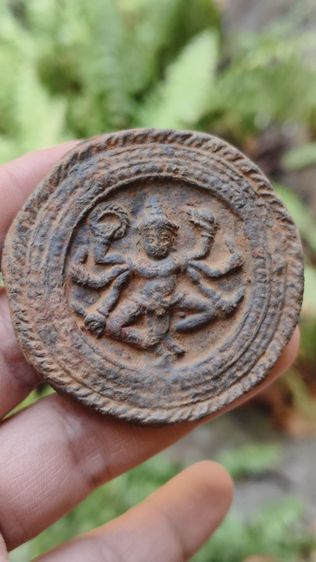 พระนารายณ์หกกร กรุเจดีย์ทอง(สุวรรณเจดีย์)หรือเจดีย์ปทุมวดี