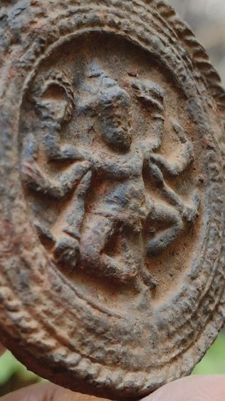 พระนารายณ์หกกร กรุเจดีย์ทอง(สุวรรณเจดีย์)หรือเจดีย์ปทุมวดี รูปที่ 2