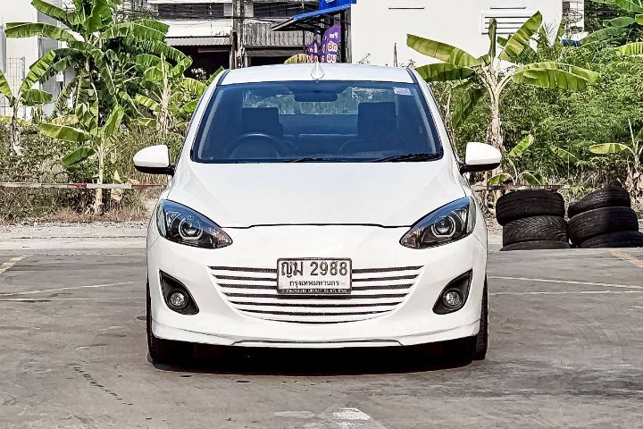 Mazda Mazda 2 2011 1.5 Elegance Groove Sedan เบนซิน ไม่ติดแก๊ส เกียร์อัตโนมัติ ขาว รูปที่ 2