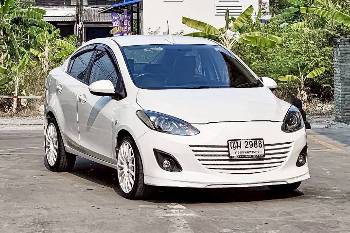 Mazda Mazda 2 2011 1.5 Elegance Groove Sedan เบนซิน ไม่ติดแก๊ส เกียร์อัตโนมัติ ขาว รูปที่ 3