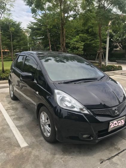 รถ Honda Jazz 1.5 V i-VTEC สี ดำ