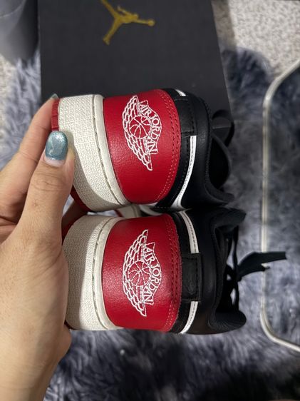 Nike Air Jordan 1Low GS รูปที่ 3