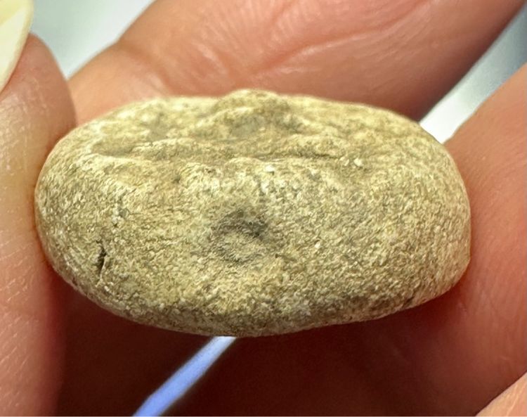 🙏พระผงจันทร์ลอย เก่า  ไม่ทราบที่🙏พระสมเด็จพิมพ์โบราณฐานห้าชั้น มึซ่อมมุมเดิม องค์ละ1000 รูปที่ 7