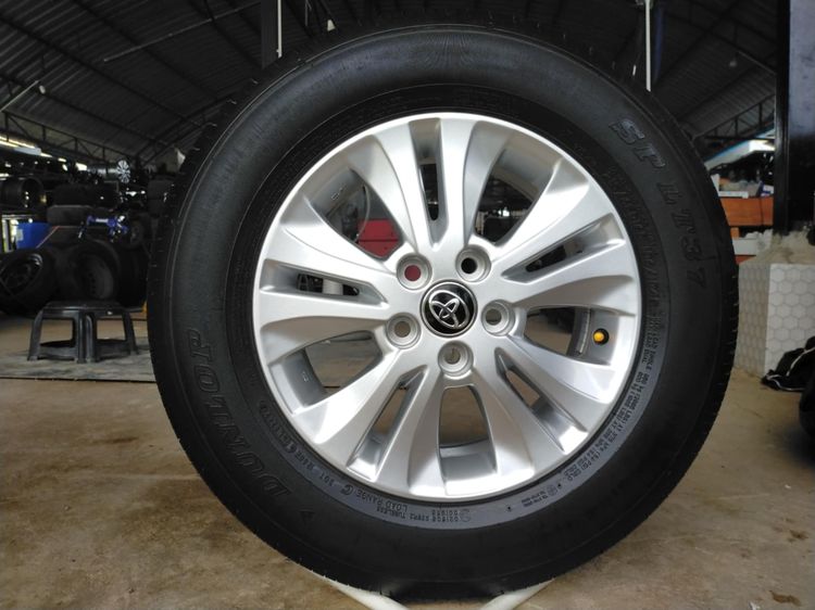 แม็กโตโยต้า ขอบ16 สีเดิม พร้อมยางดันลอป 215 65 16 ปี24 ยางสวย ใส่ revo vigo ตัวเตี้ย