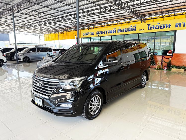 รถ Hyundai H-1  2.5 Deluxe สี ดำ
