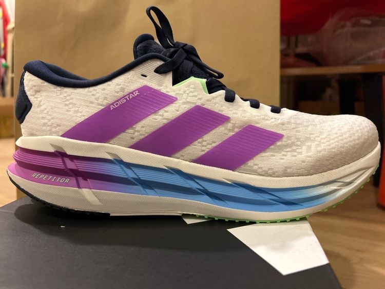 ผู้ชาย ขาว อื่นๆ รองเท้าวิ่งชาย Adidas Adistar 4 M