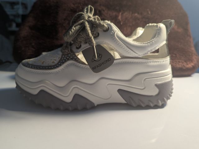 รองเท้าผ้าใบแฟชั่น รูปที่ 3