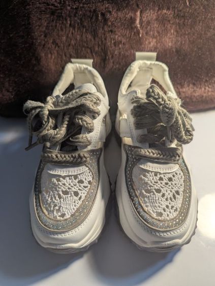 รองเท้าผ้าใบแฟชั่น รูปที่ 4