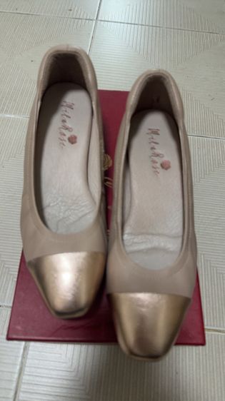 รองเท้าหนังแกะ