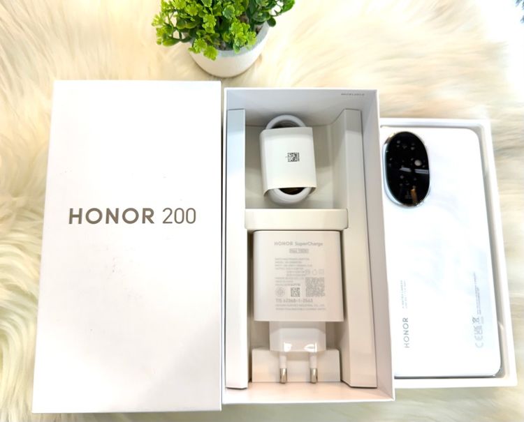 256 GB honor 200 5g มือ2 12 256gbศูนย์สวยมาก