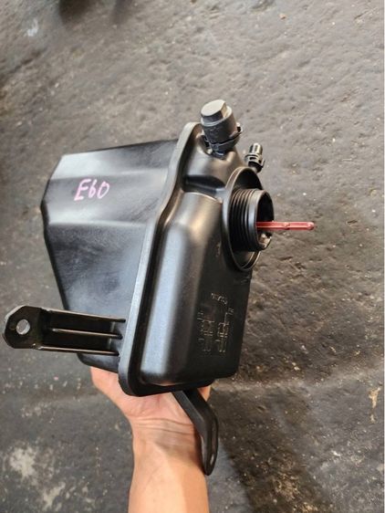 ถังพักน้ำหม้อน้ำ BMW E60 520i 523i 525i 530i รูปที่ 9