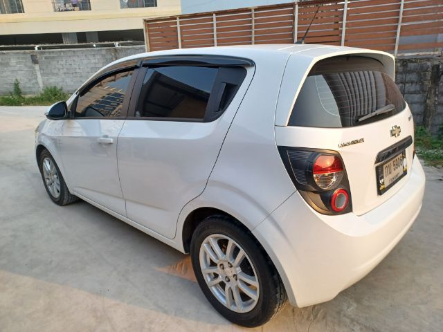 Chevrolet Sonic  2014 1.4 LT Sedan เบนซิน ไม่ติดแก๊ส เกียร์อัตโนมัติ ขาว รูปที่ 2