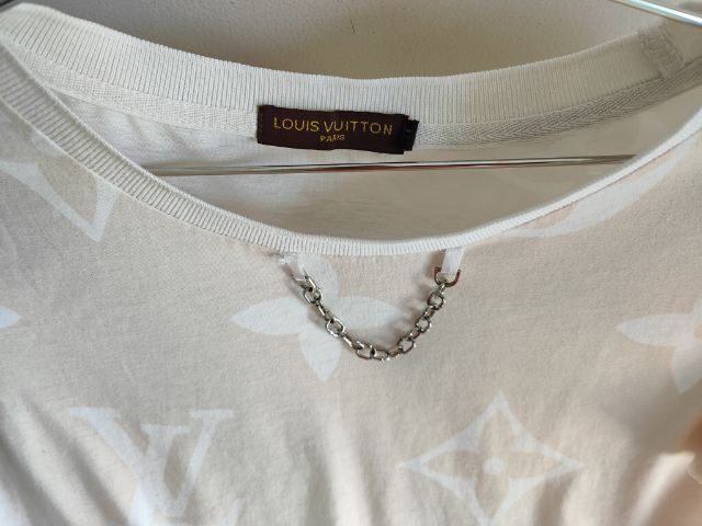 Louis Vuitton Tshirt M อก 36 รูปที่ 5