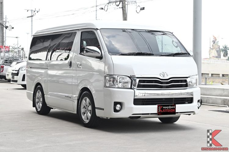 Toyota Ventury 2014 2.7 G Van เบนซิน ไม่ติดแก๊ส เกียร์อัตโนมัติ ขาว