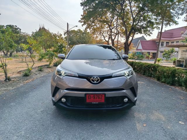 Toyota C-HR 2019 1.8 Mid Sedan เบนซิน ไม่ติดแก๊ส เกียร์อัตโนมัติ เทา รูปที่ 2