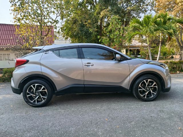 Toyota C-HR 2019 1.8 Mid Sedan เบนซิน ไม่ติดแก๊ส เกียร์อัตโนมัติ เทา รูปที่ 4