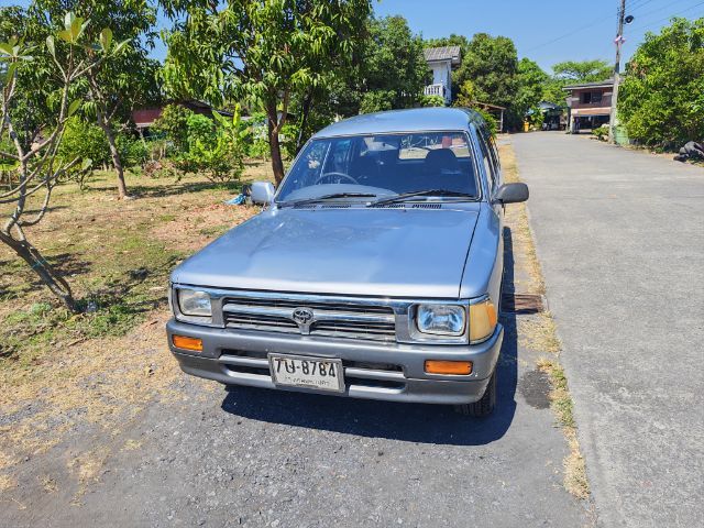 Toyota Hilux Mighty-X 1996 2.4 Van ดีเซล ไม่ติดแก๊ส เกียร์ธรรมดา เทา รูปที่ 2