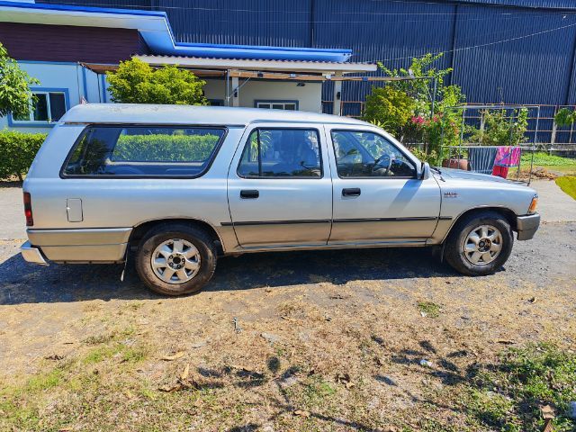 Toyota Hilux Mighty-X 1996 2.4 Van ดีเซล ไม่ติดแก๊ส เกียร์ธรรมดา เทา รูปที่ 3