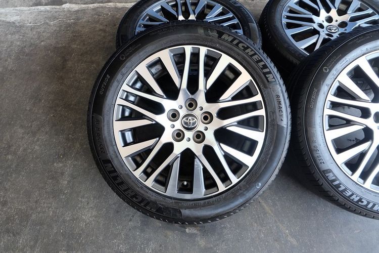 💛 ล้อ TOYOTA  Vellfire 18 นิ้ว  +ยาง Michelin Primacy 4  ขนาด 235 50R18 ปี23  รูปที่ 2