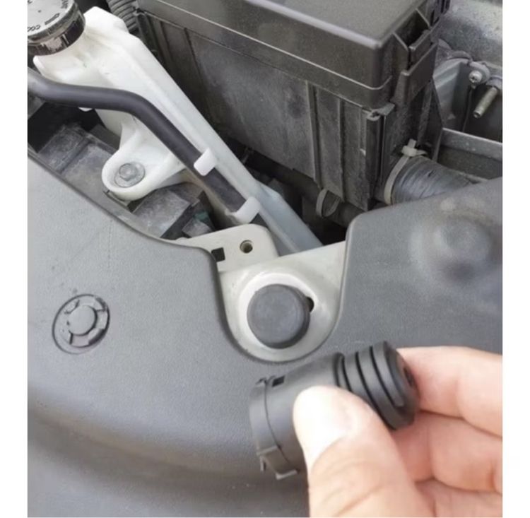 ราคาต่อตัว ยางรองฝากระโปรง หน้า Nissan Amera Almera NOTE นิสสัน อาเมร่า แท้ OEM อะเมร่า ราคาถูก มาร์ช ยางรองฝางกระโปรงหน้า march รูปที่ 4