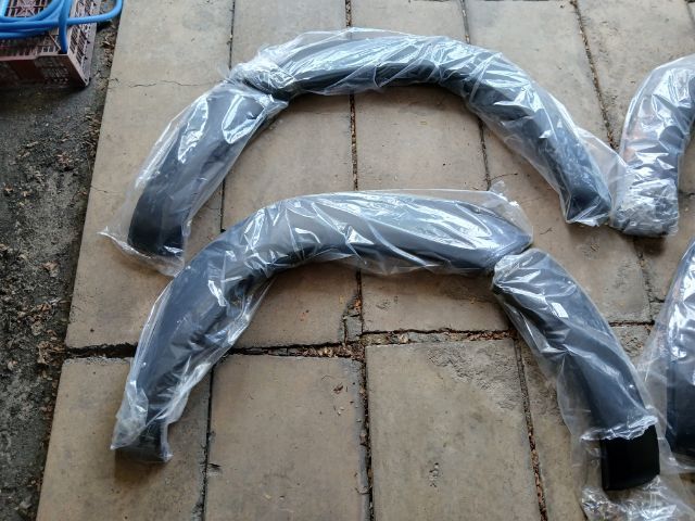 คิ้วล้อ