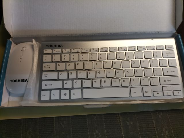 ขาย keyboard mouse รุ่นบาง ของใหม่ ขาย150บาท ค่าส่ง50บาท  เก็บเงินปลายทางค่าส่ง80บาท(โอนค่าส่ง80บาทก่อน)