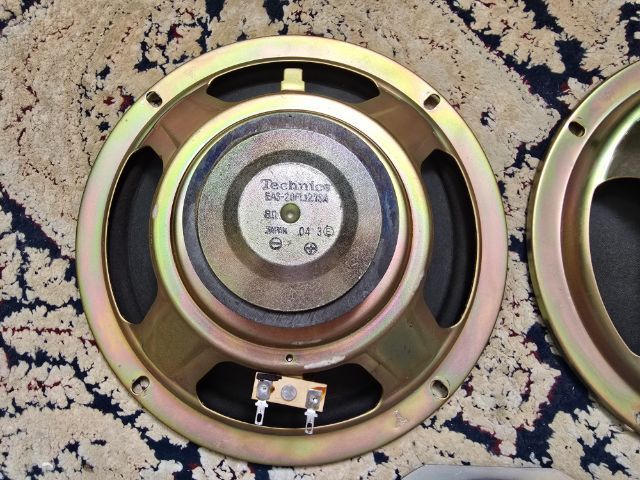 ดอก DRIVER ลำโพงกรวยกระดาษ
แบรนด์ Technics (Made in Japan)
ขนาดดอกลำโพง  8นิ้ว 4นิ้ว 2.5นิ้ว
ราคายกชุด 300 บาท รูปที่ 9