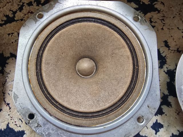 ดอก DRIVER ลำโพงกรวยกระดาษ
แบรนด์ Technics (Made in Japan)
ขนาดดอกลำโพง  8นิ้ว 4นิ้ว 2.5นิ้ว
ราคายกชุด 300 บาท รูปที่ 2