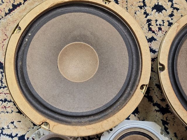 ดอก DRIVER ลำโพงกรวยกระดาษ
แบรนด์ Technics (Made in Japan)
ขนาดดอกลำโพง  8นิ้ว 4นิ้ว 2.5นิ้ว
ราคายกชุด 300 บาท รูปที่ 5