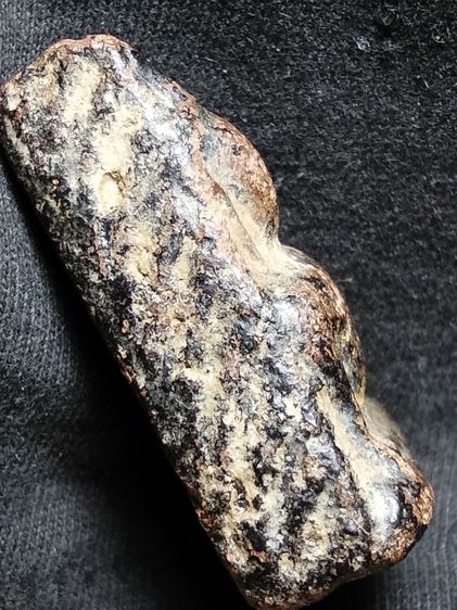 พระนางพญาพิษณุโลกเนื้อดินลงรักครับ รูปที่ 8