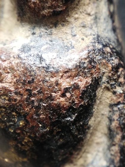 พระนางพญาพิษณุโลกเนื้อดินลงรักครับ รูปที่ 11