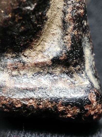 พระนางพญาพิษณุโลกเนื้อดินลงรักครับ รูปที่ 12