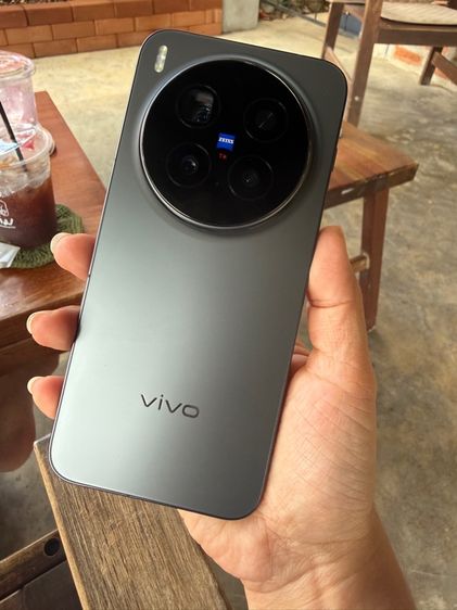 Vivo X300 pro  สีดำ ครบกล่อง สภาพมือ 1 รูปที่ 3