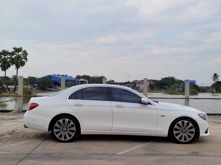 Mercedes-Benz E-Class 2018 E300e Sedan ปลั๊กอินไฮบริด (PHEV) ไม่ติดแก๊ส เกียร์อัตโนมัติ ขาว รูปที่ 3
