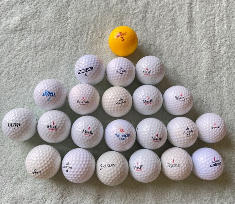 ลูกกอล์ฟมือ2 คละแบรนด์ คละรุ่น (22 ลูก)