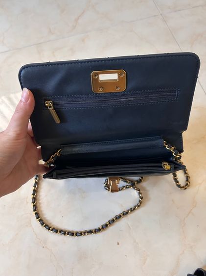 กระเป๋า CHARLES and KEITH รูปที่ 3